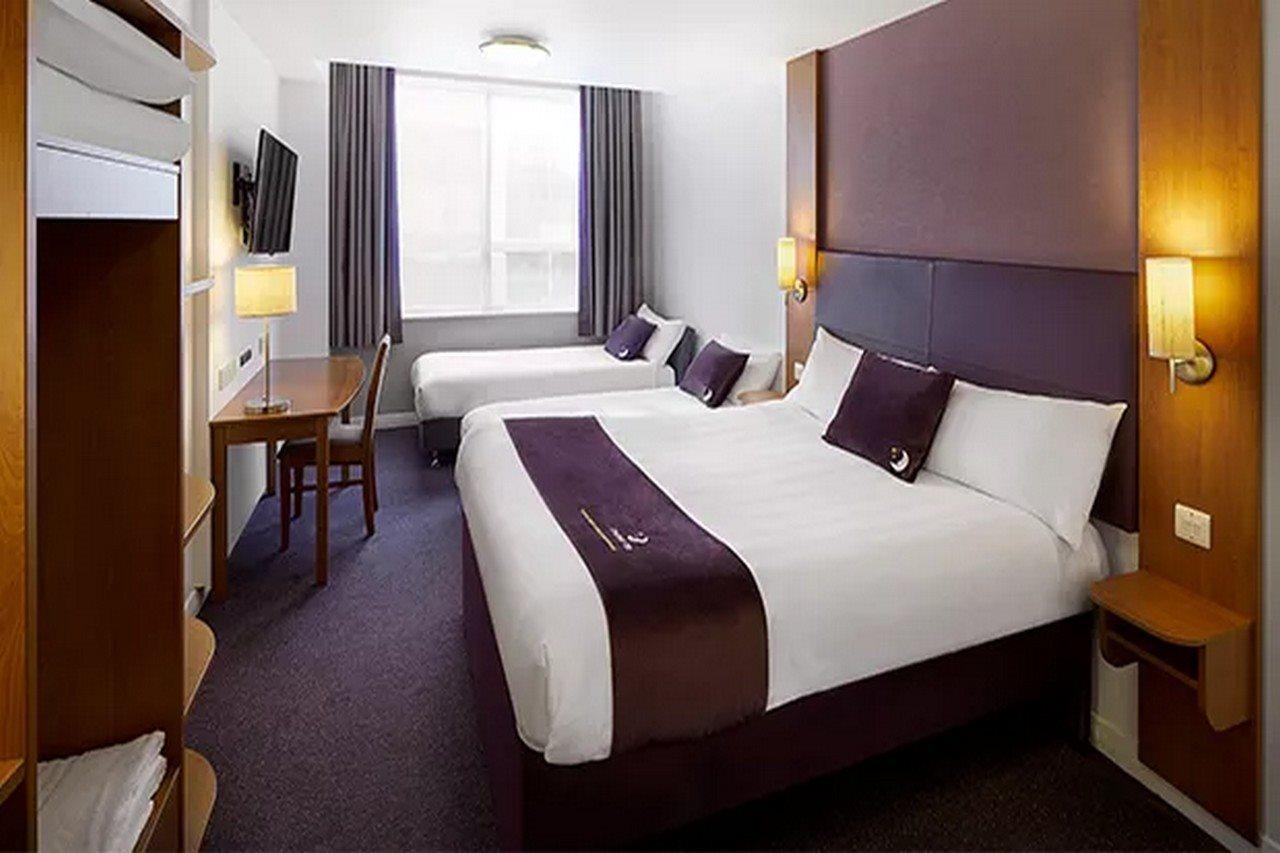 Premier Inn Dudley Town Centre Exterior photo